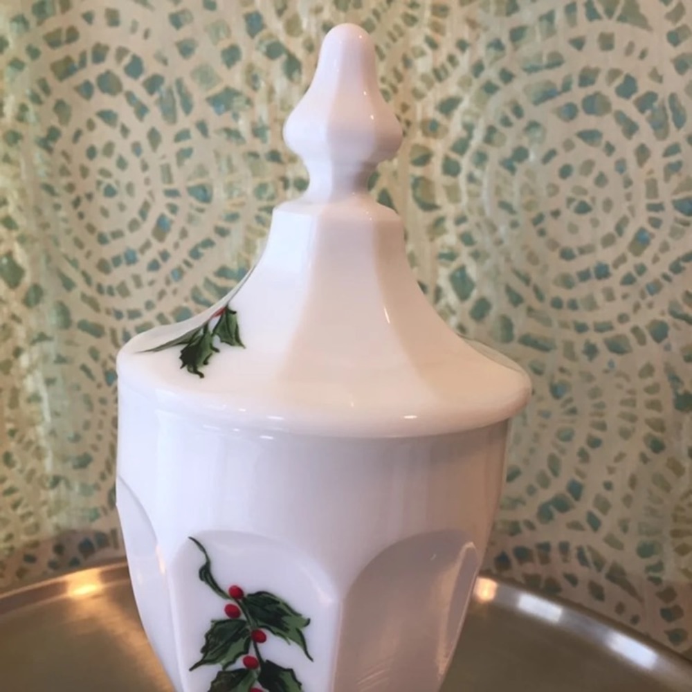 Vintage Westmoreland Milk Glass Candy Dish Holly compote Christmas Holiday - Picture 3 of 6